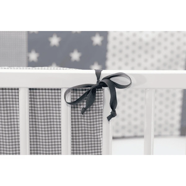 Ullenboom Patchwork-Nestje Voor Babybed 140x70 Cm Grijze Sterren (420 Cm Rondom) - Afbeelding 3